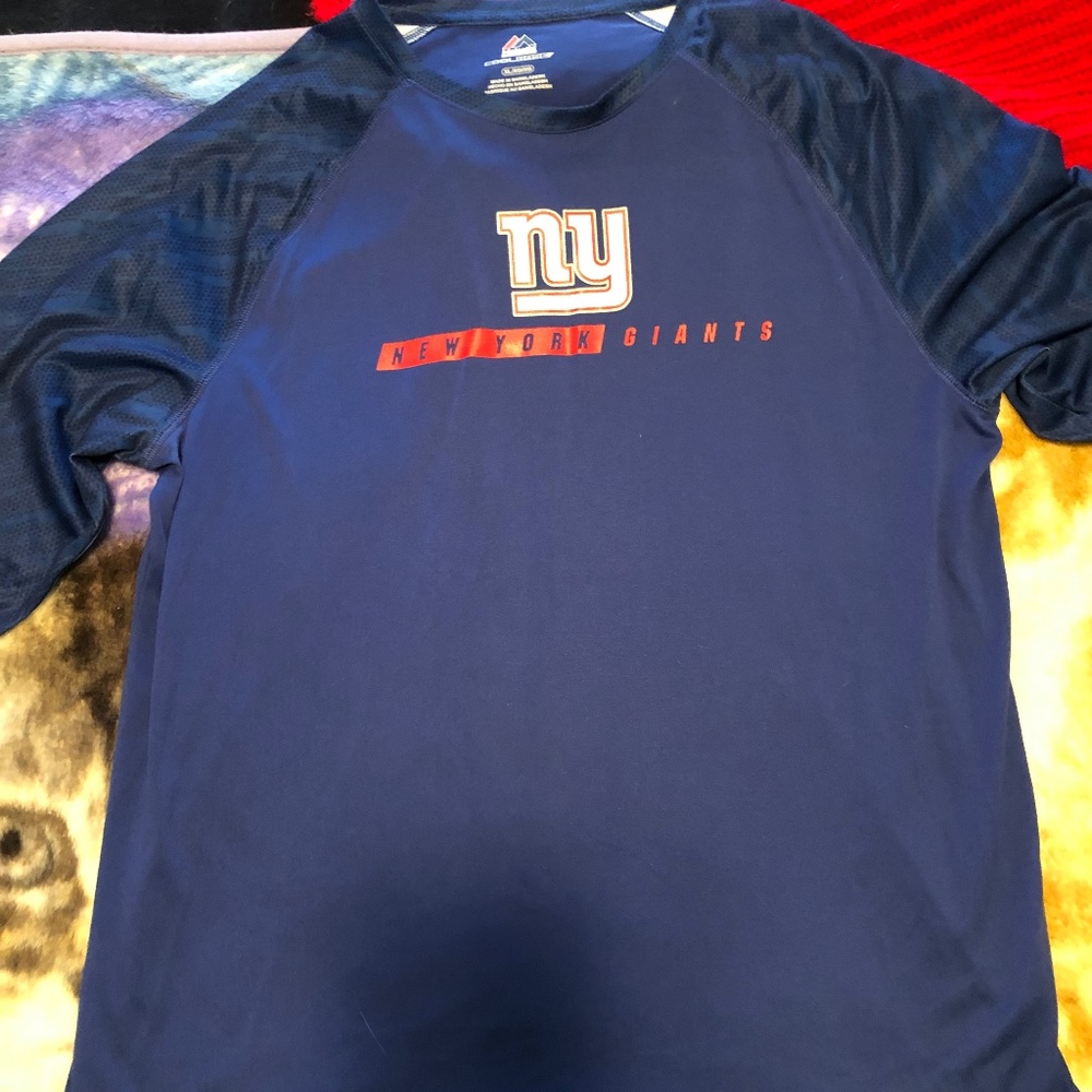 Ny giants jersey never worn took tags off but decided not to wear it